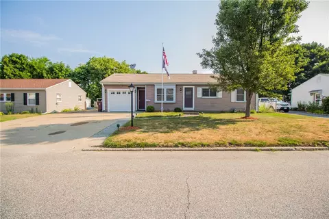 224 Marshall Rd, Woonsocket, RI 02895 photo 3