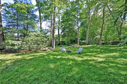 10 Arthur Ave, Warren, RI 02885 photo 4