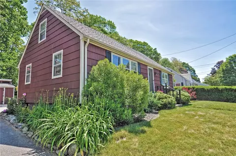 10 Arthur Ave, Warren, RI 02885 photo 3