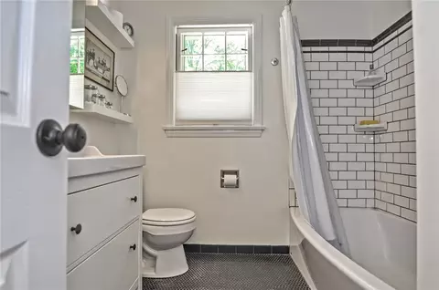 10 Arthur Ave, Warren, RI 02885 photo 17