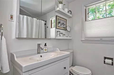 10 Arthur Ave, Warren, RI 02885 photo 16