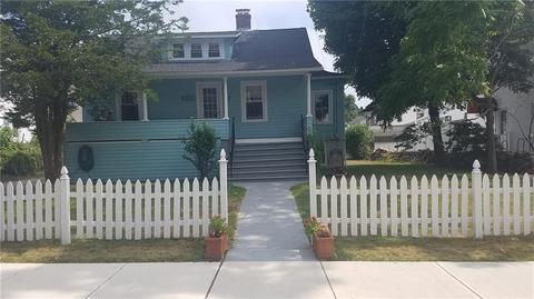 53 Cross St, Westerly, RI 02891 photo 2