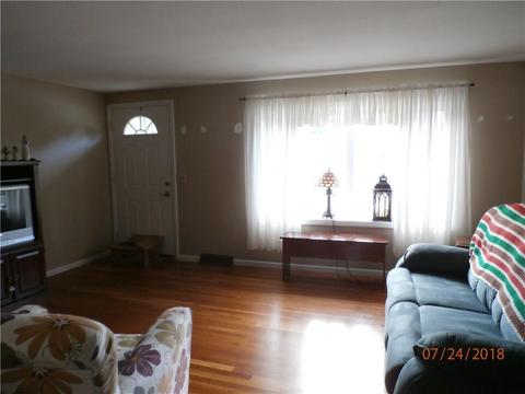 9 Centre St, Coventry, RI 02816 photo 3