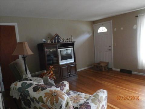9 Centre St, Coventry, RI 02816 photo 2