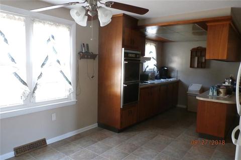 9 Centre St, Coventry, RI 02816 photo 4