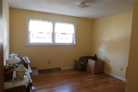 9 Centre St, Coventry, RI 02816 photo 8