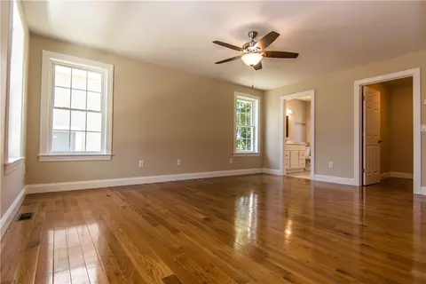 342 Logee St, Woonsocket, RI 02895 photo 5