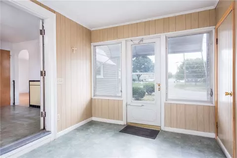 327 Hoxsie Ave, Warwick, RI 02889 photo 10