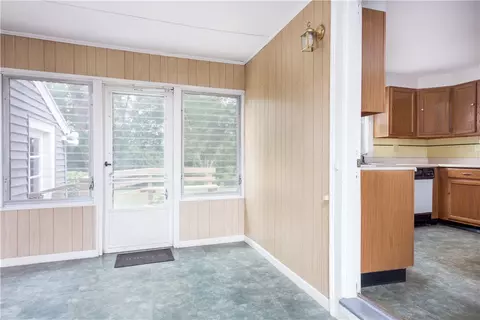 327 Hoxsie Ave, Warwick, RI 02889 photo 11