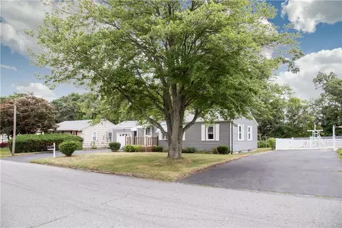 327 Hoxsie Ave, Warwick, RI 02889 photo 2