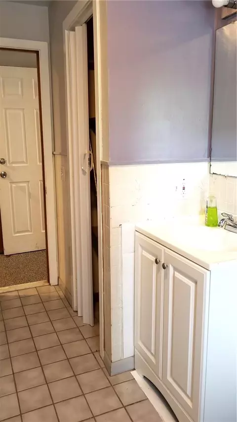 91 Eastgate Dr, Warwick, RI 02886 photo 3
