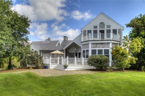 71 Ashurst Ave, Middletown, RI 02842 photo 1