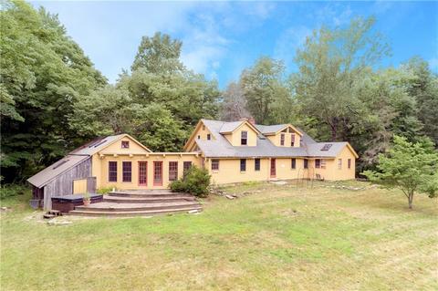 82 E Killingly Rd, Foster, RI 02825 photo 4