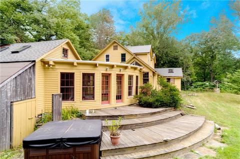 82 E Killingly Rd, Foster, RI 02825 photo 2
