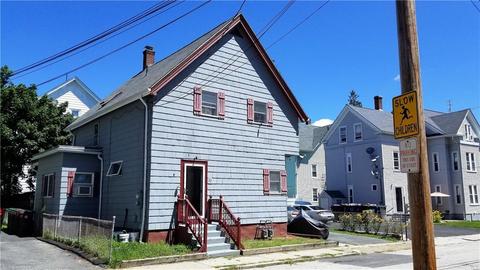 27 Barton St, Woonsocket, RI 02895 photo 2