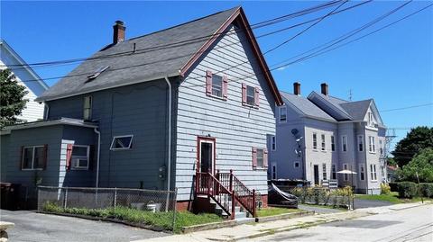 27 Barton St, Woonsocket, RI 02895 photo 3