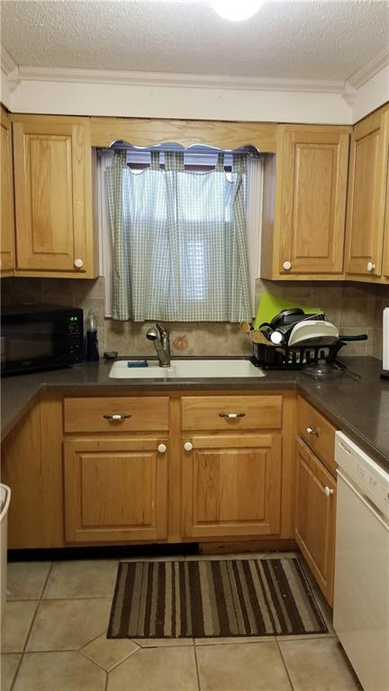 27 Barton St, Woonsocket, RI 02895 photo 10