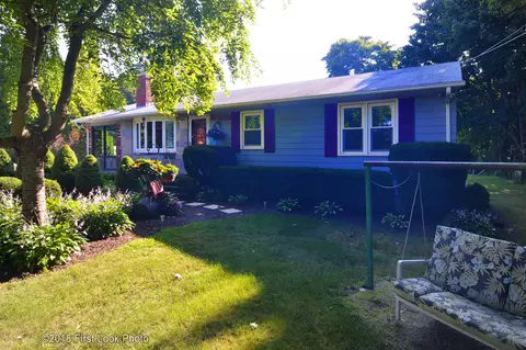 78 Black Plain Rd, Exeter, RI 02822 photo 2