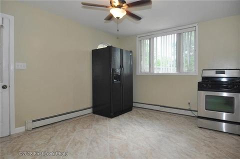 662 Park Ave, Woonsocket, RI 02895 photo 4