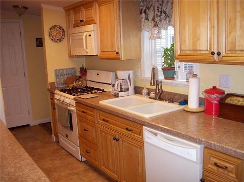 9 Sandra Cir, Coventry, RI 02816 photo 3