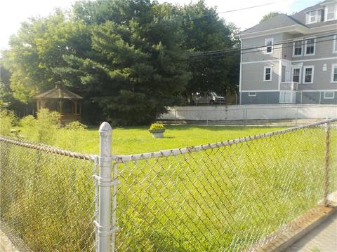 76 Winthrop St, Woonsocket, RI 02895 photo 5