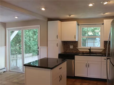 135 Lilac Ave, Woonsocket, RI 02895 photo 4