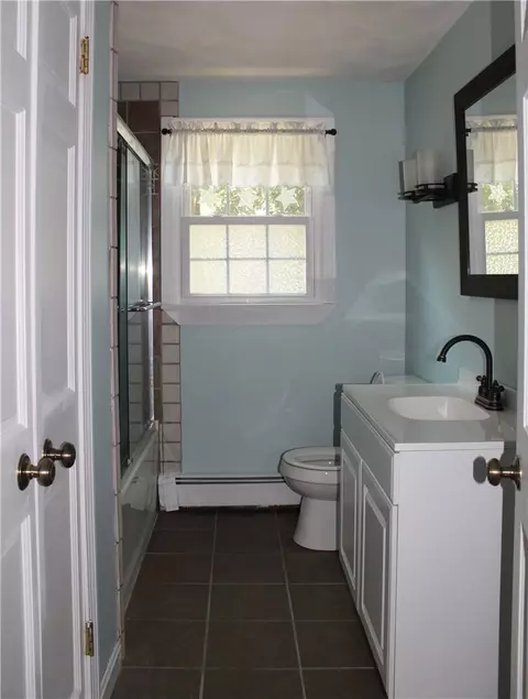 135 Lilac Ave, Woonsocket, RI 02895 photo 6