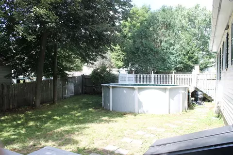 135 Lilac Ave, Woonsocket, RI 02895 photo 20