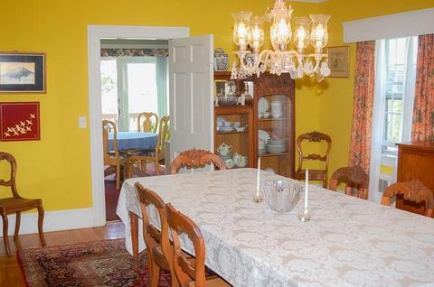 233 Tuckerman Ave, Middletown, RI 02842 photo 11