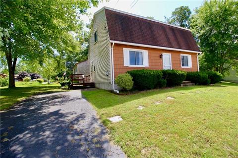 2 Ichabod Ln, Westerly, RI 02891 photo 1