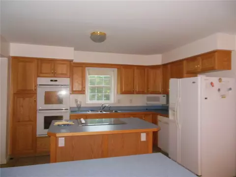 4 Schilke Dr, Westerly, RI 02891 photo 6