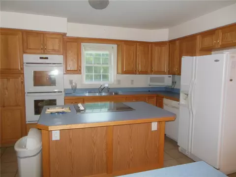 4 Schilke Dr, Westerly, RI 02891 photo 5