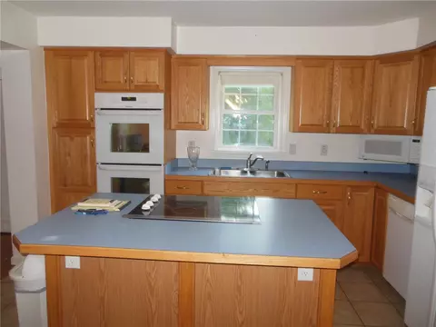 4 Schilke Dr, Westerly, RI 02891 photo 4