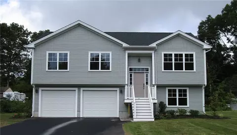 31 Pinecrest Dr, Exeter, RI 02822 photo 2