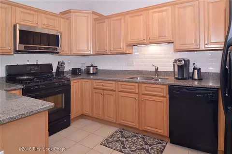 919 Bay St #24, Fall River, MA 02724 photo 10