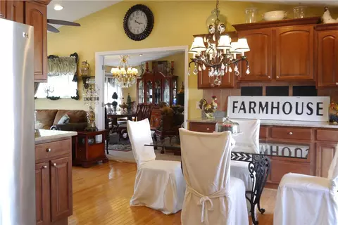 33 Step Cir, Warwick, RI 02889 photo 4