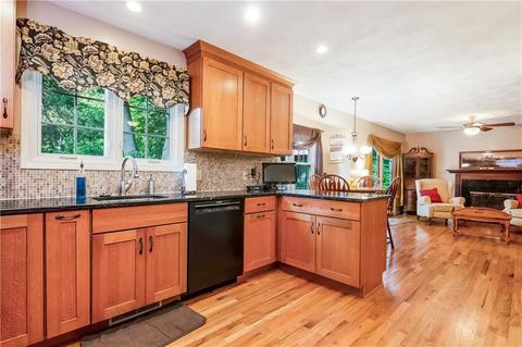 29 Peacock Rd, Warwick, RI 02886 photo 11