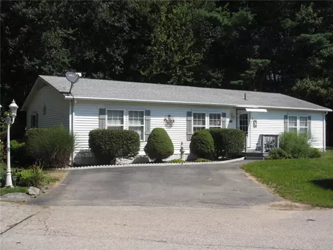 89 Lear Dr, Coventry, RI 02816 photo 2