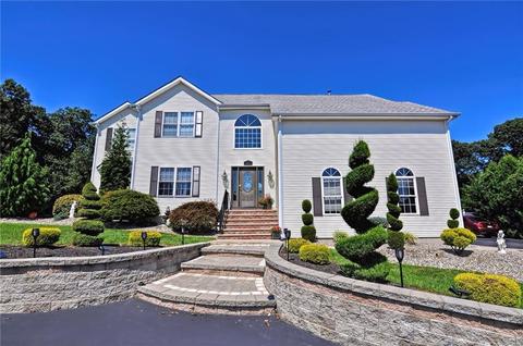 56 Red Hawk Dr, Cranston, RI 02921 photo 1