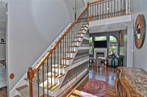 56 Red Hawk Dr, Cranston, RI 02921 photo 5