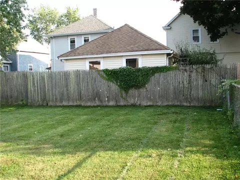 145 Chaplin St, Pawtucket, RI 02861 photo 4