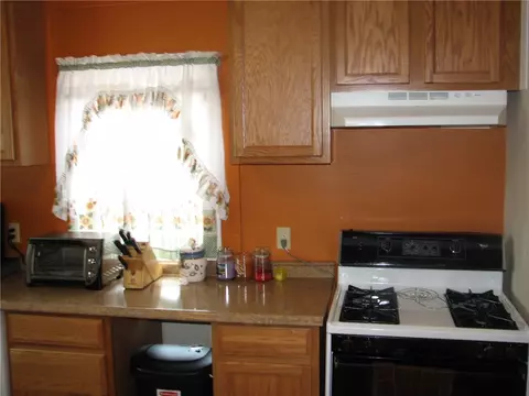 145 Chaplin St, Pawtucket, RI 02861 photo 5