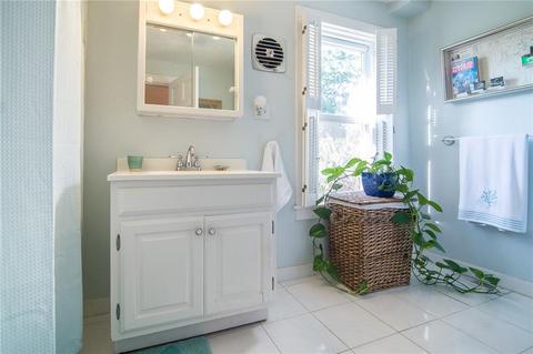 74 Hermit Dr, Warwick, RI 02889 photo 20