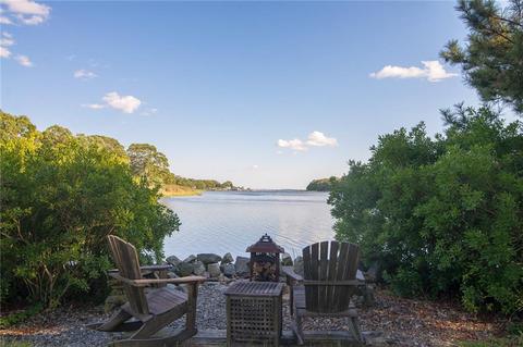 74 Hermit Dr, Warwick, RI 02889 photo 8