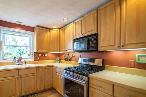 74 Hermit Dr, Warwick, RI 02889 photo 18