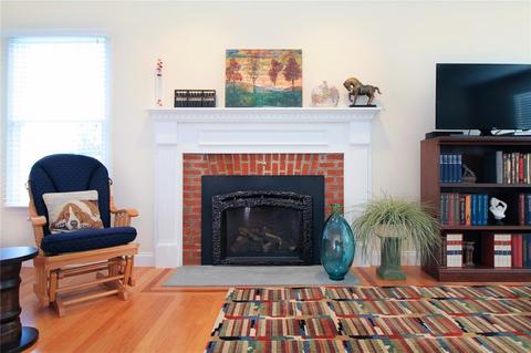 16 Paddock Ln, Middletown, RI 02842 photo 6