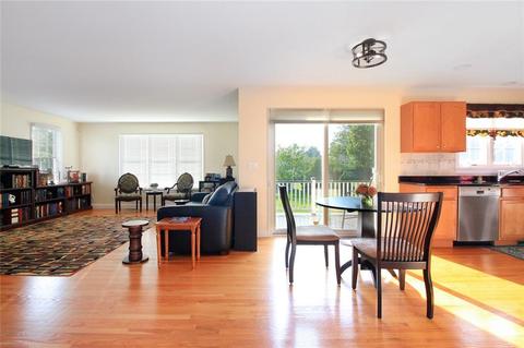 16 Paddock Ln, Middletown, RI 02842 photo 4