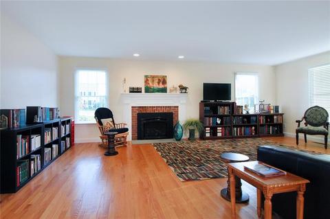 16 Paddock Ln, Middletown, RI 02842 photo 5