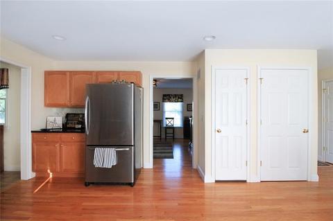 16 Paddock Ln, Middletown, RI 02842 photo 11