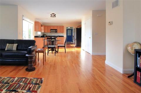 16 Paddock Ln, Middletown, RI 02842 photo 8